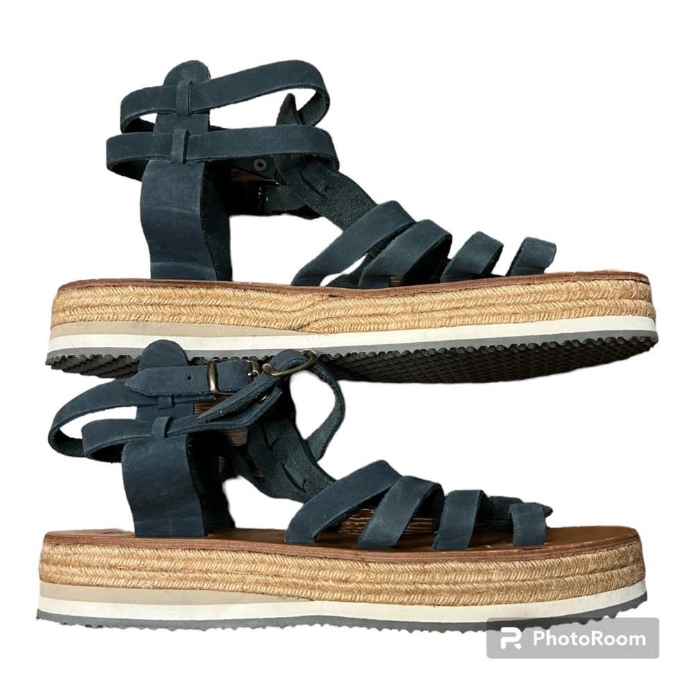 NWOT ESIOT Blue Gladiator Sandals